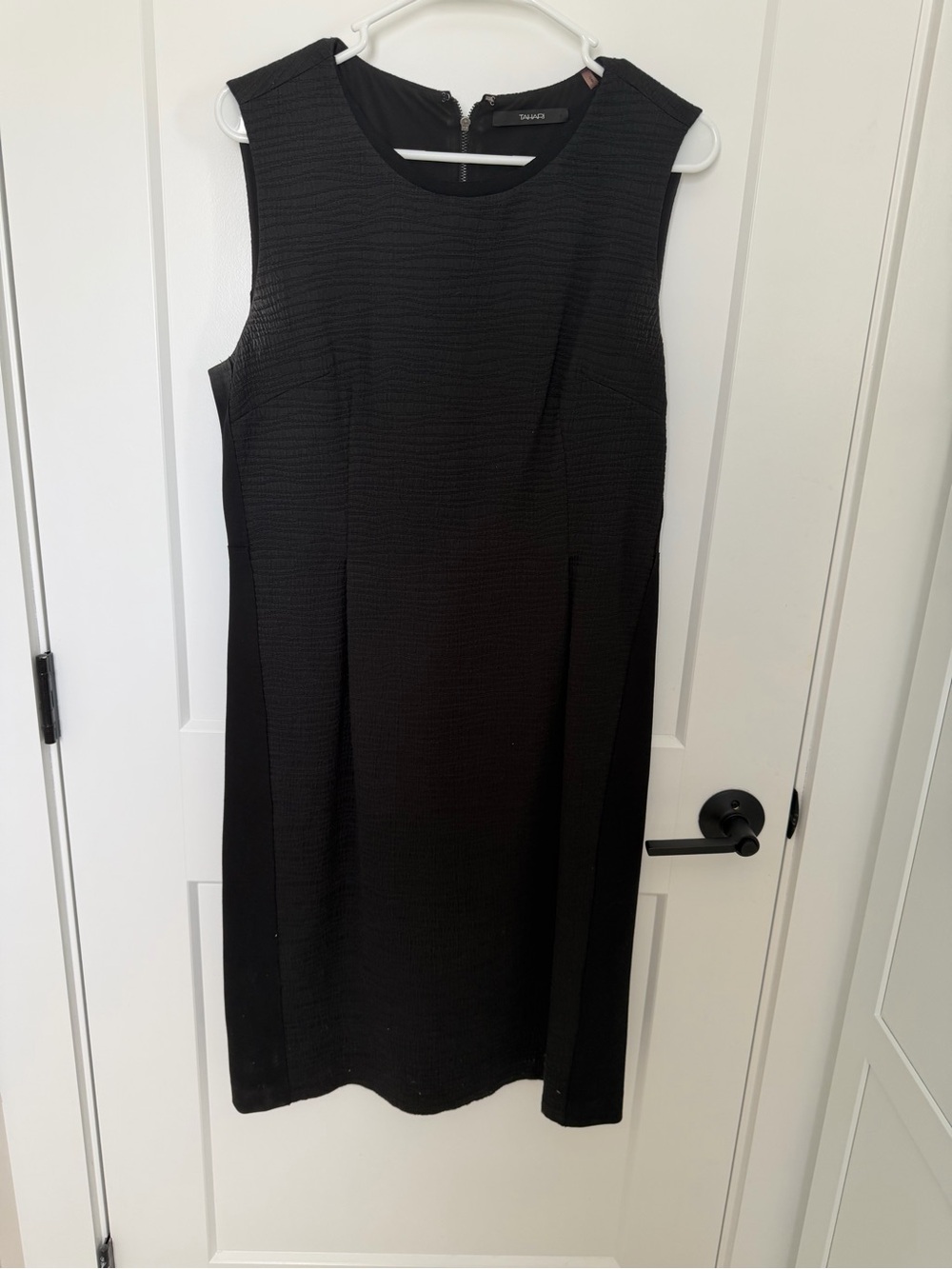 Tahari Black Sleeveless Mini Shift Dress